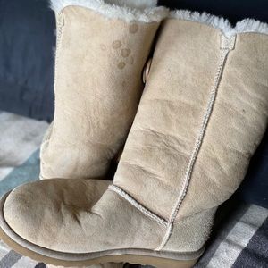 Uggs size 6